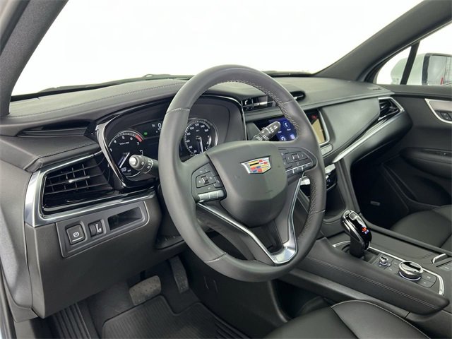 Certified 2025 Cadillac XT6 Luxury image 36