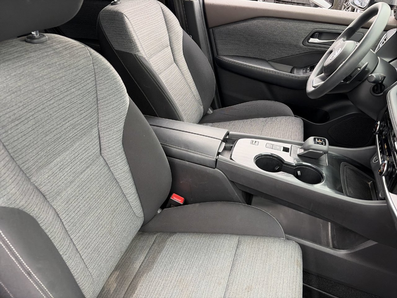 Used 2021 Nissan Rogue SV FWD image 10