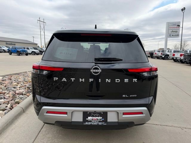 Used 2024 Nissan Pathfinder SL AWD/4WD image 7