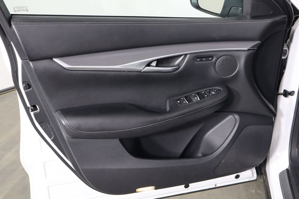 Used 2023 INFINITI QX50 Luxe FWD image 19