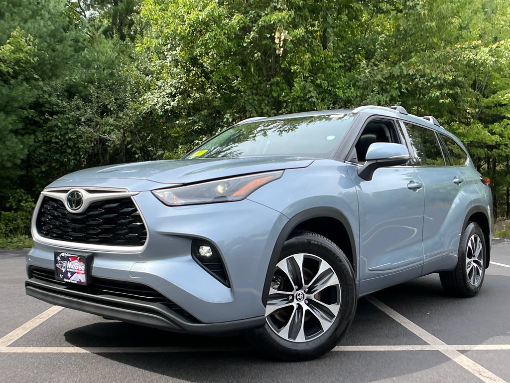 Used 2022 Toyota Highlander XLE