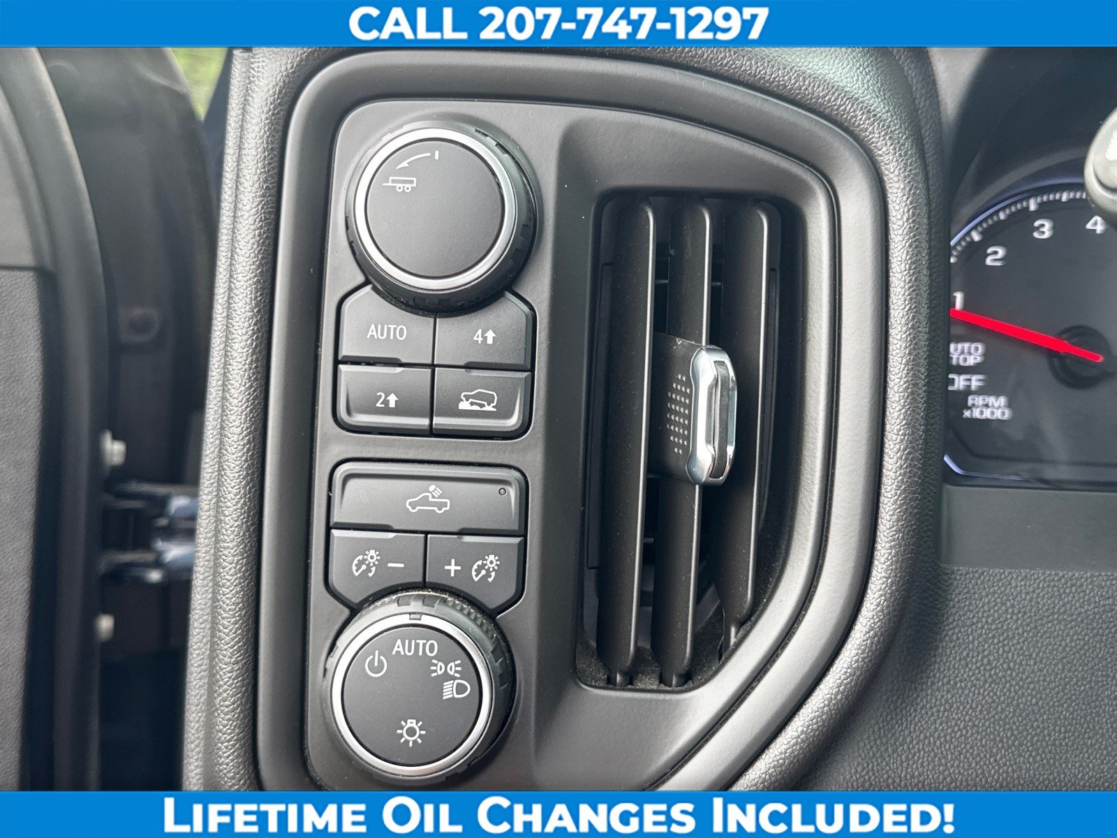 Used 2023 Chevrolet Silverado 1500 Custom AWD/4WD image 17