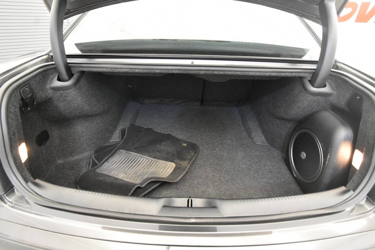 Used 2019 Chrysler 300 S w/ S Model Appearance Package image 32