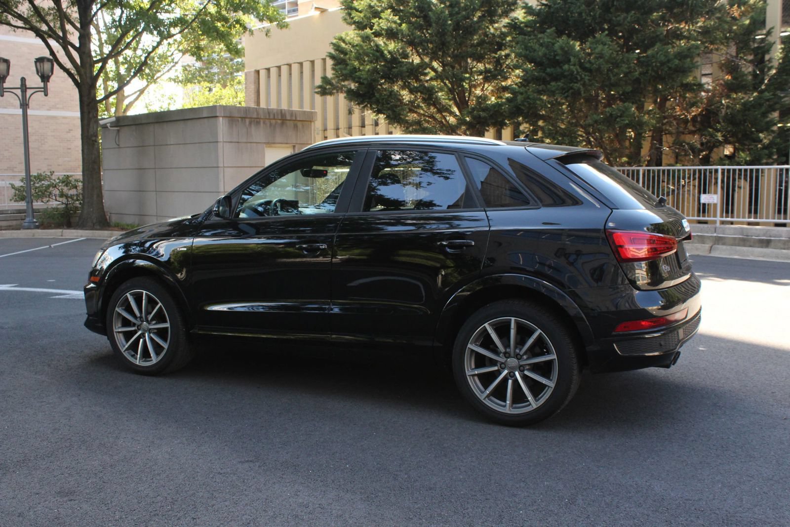 Used 2018 Audi Q3 2.0T Premium AWD/4WD image 9