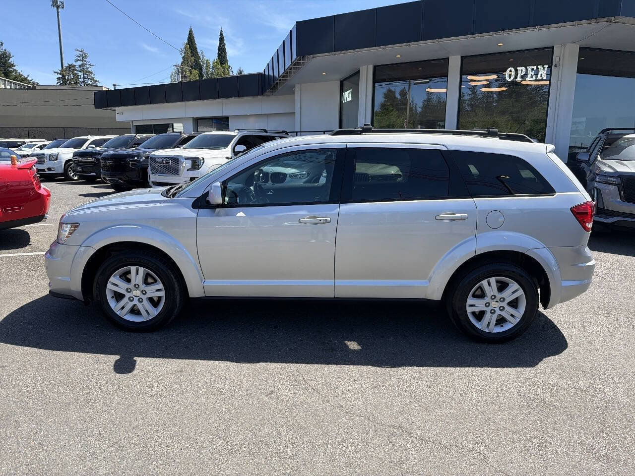 Used 2012 Dodge Journey FWD image 2