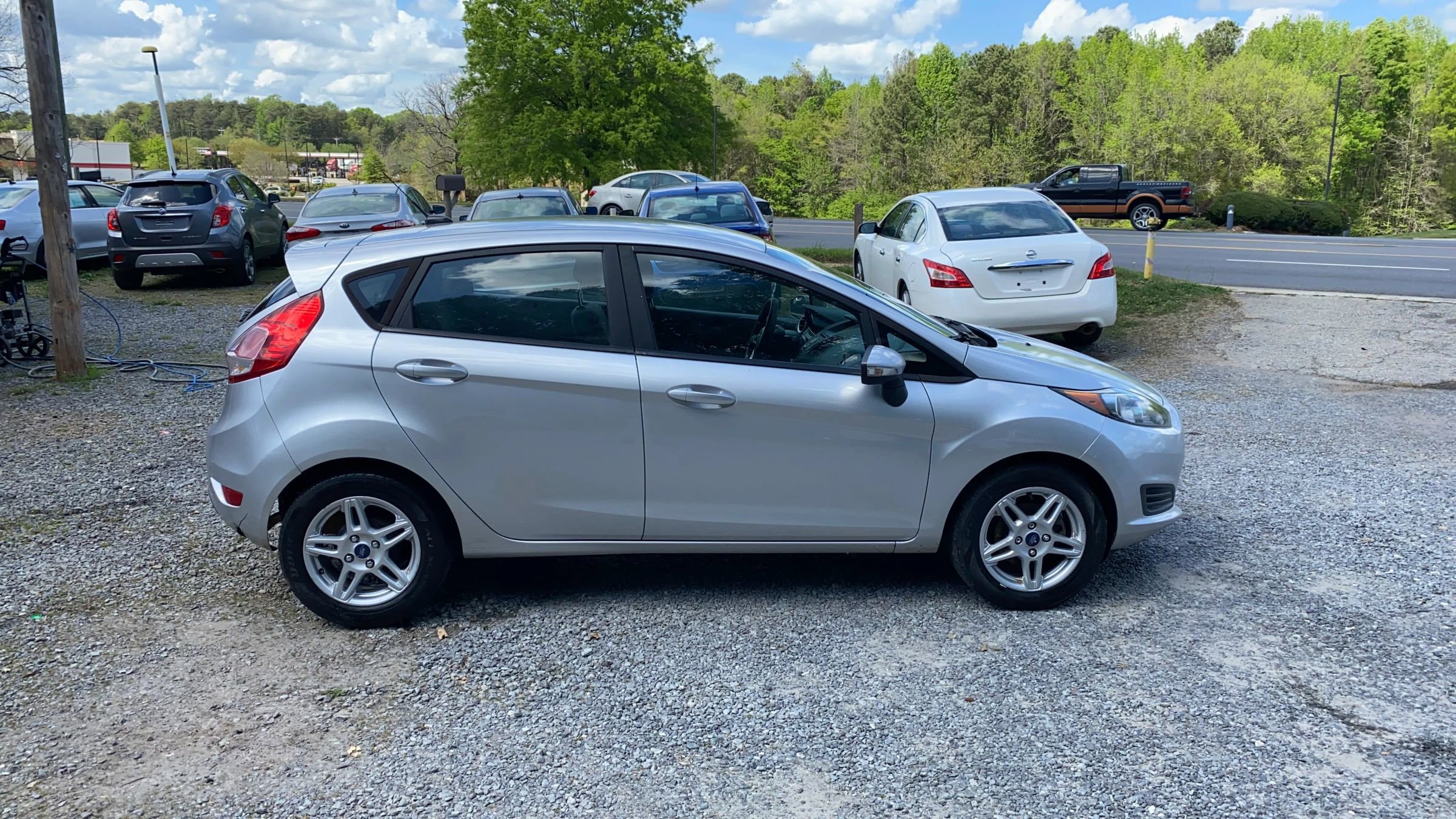 Used 2017 Ford Fiesta SE w/ Cold Weather Package FWD image 8