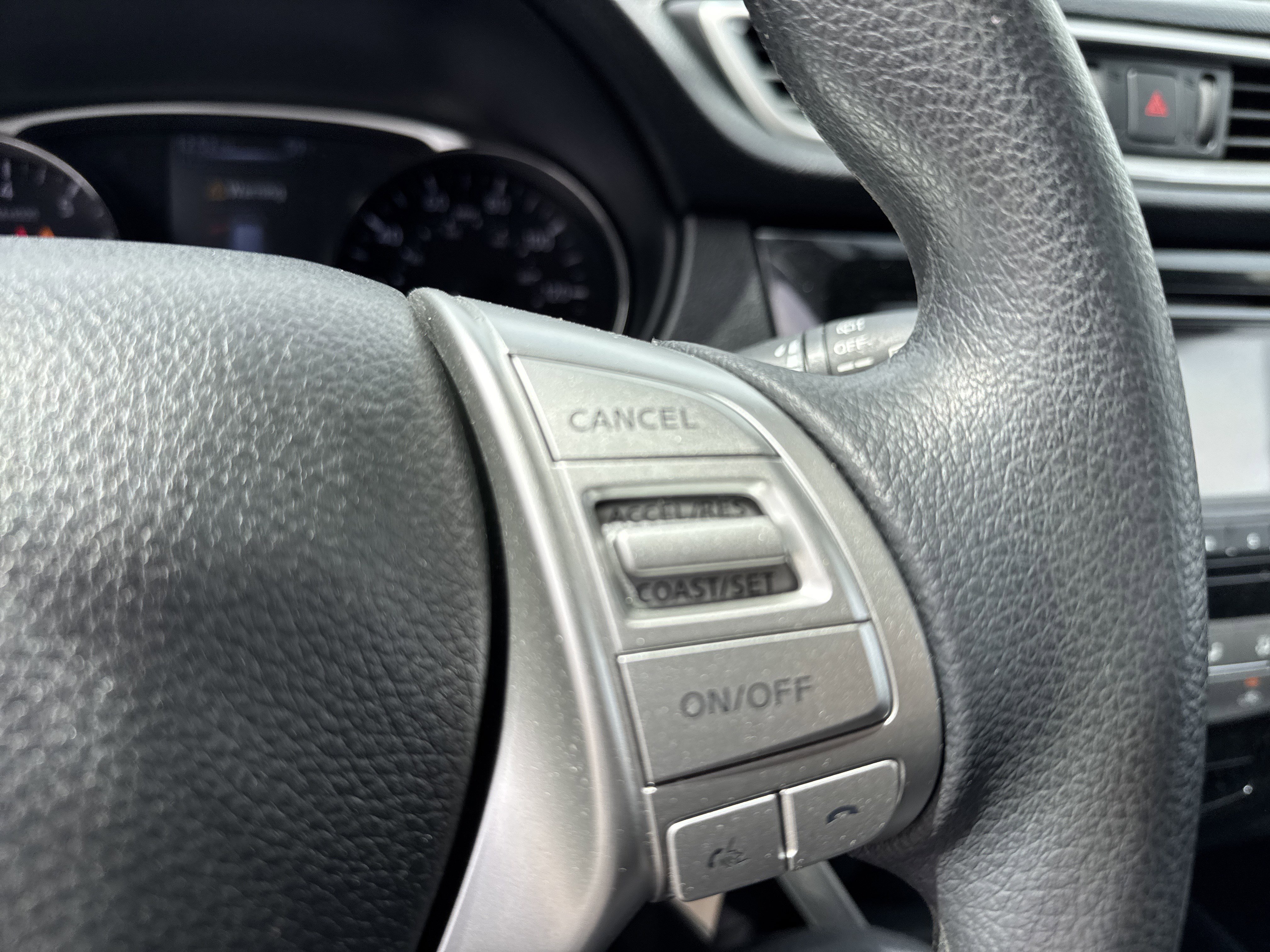 Used 2016 Nissan Rogue S image 19