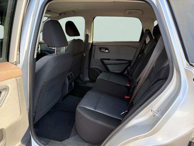 Used 2022 Nissan Rogue SV AWD/4WD image 5