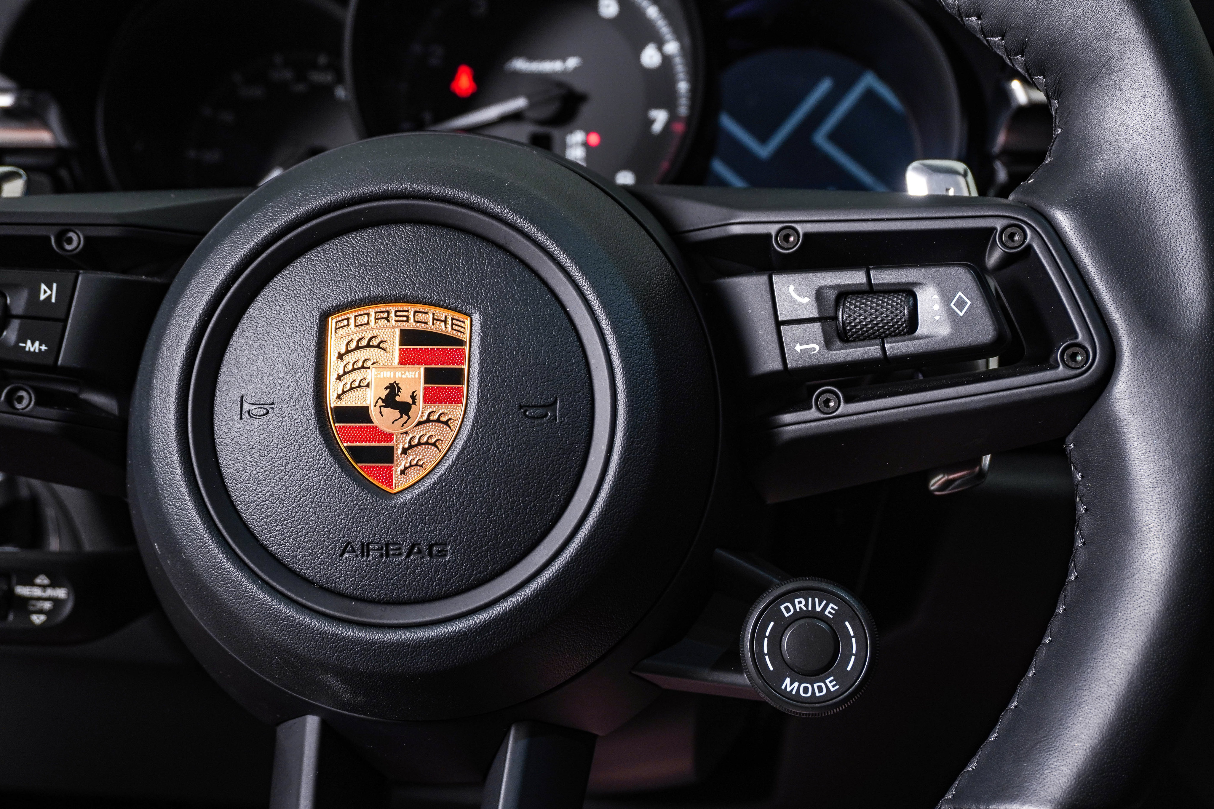 Certified 2026 Porsche Macan Turbo AWD/4WD image 22