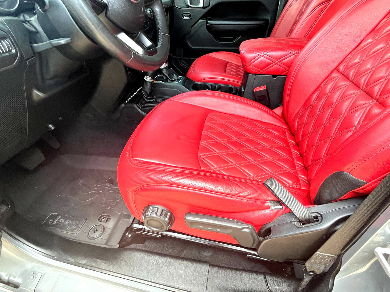 Used 2019 Jeep Wrangler Unlimited Sport S image 31