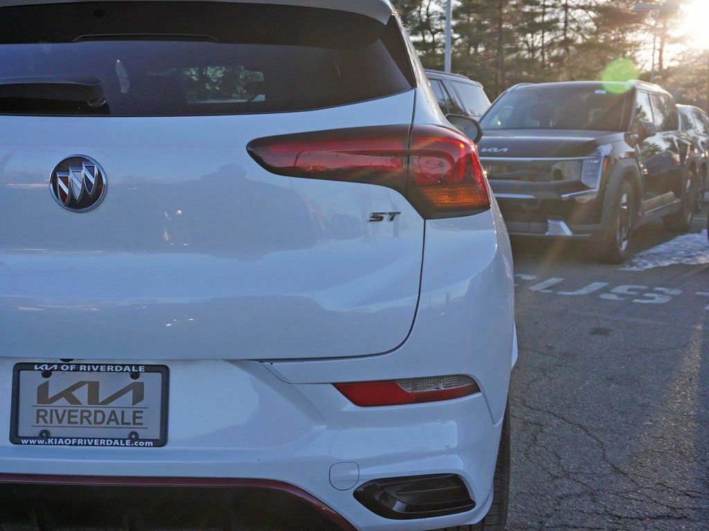 Used 2020 Buick Encore GX Preferred w/ Sport Touring Package image 13