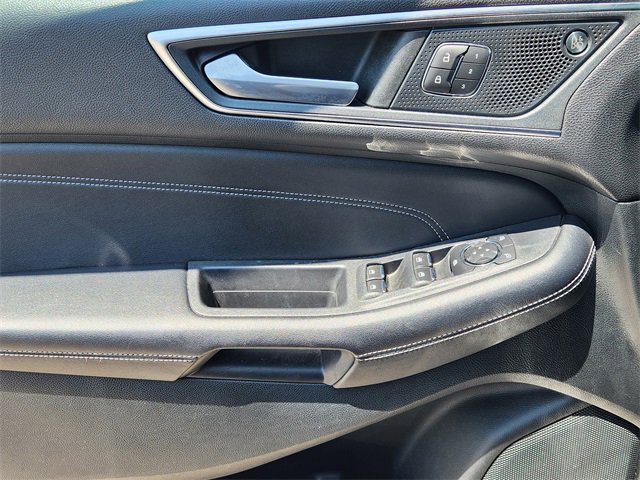 Used 2022 Ford Edge Titanium image 26