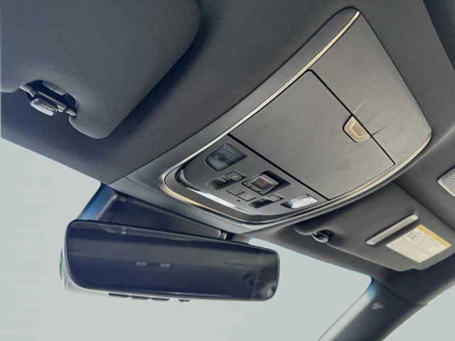 Used 2023 Lexus LS 500 w/ Accessory Package (Z2) image 33