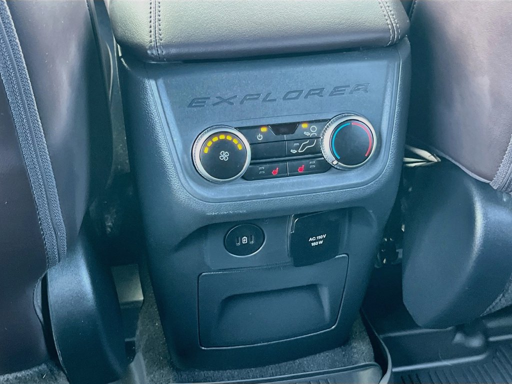 Used 2025 Ford Explorer Platinum AWD/4WD image 26