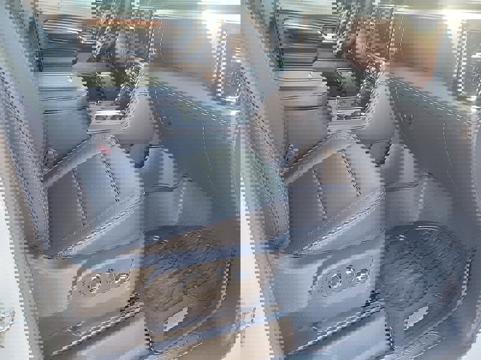 Used 2024 GMC Sierra 2500 Denali w/ Denali Reserve Package image 16