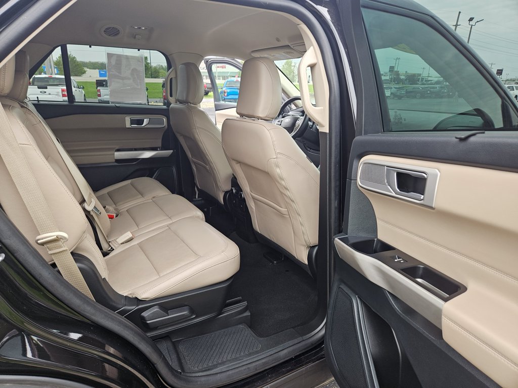 Used 2023 Ford Explorer Limited AWD/4WD image 24