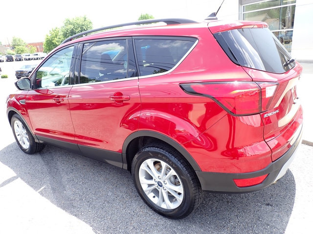 Used 2019 Ford Escape SEL FWD image 3