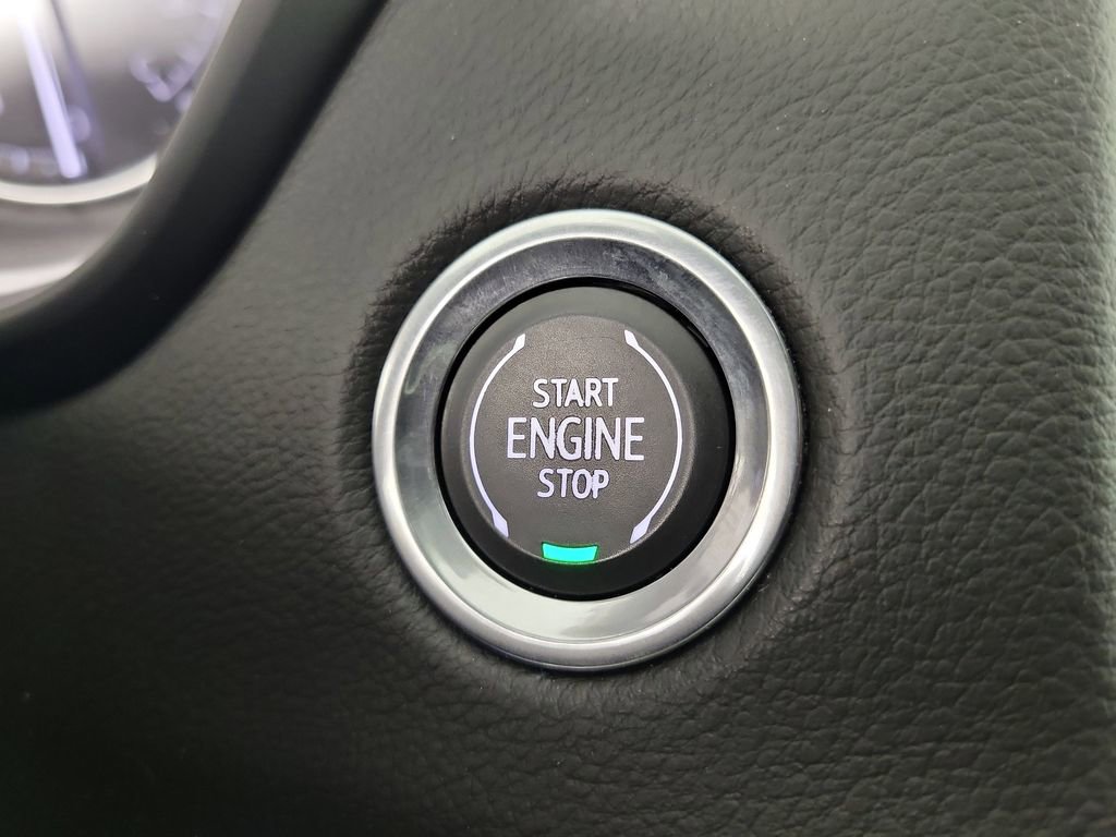 Certified 2023 Cadillac XT4 Luxury w/ Cold Weather Package FWD image 41