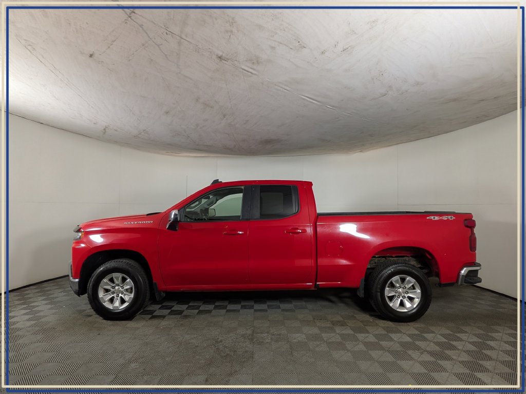 Used 2021 Chevrolet Silverado 1500 LT AWD/4WD image 3