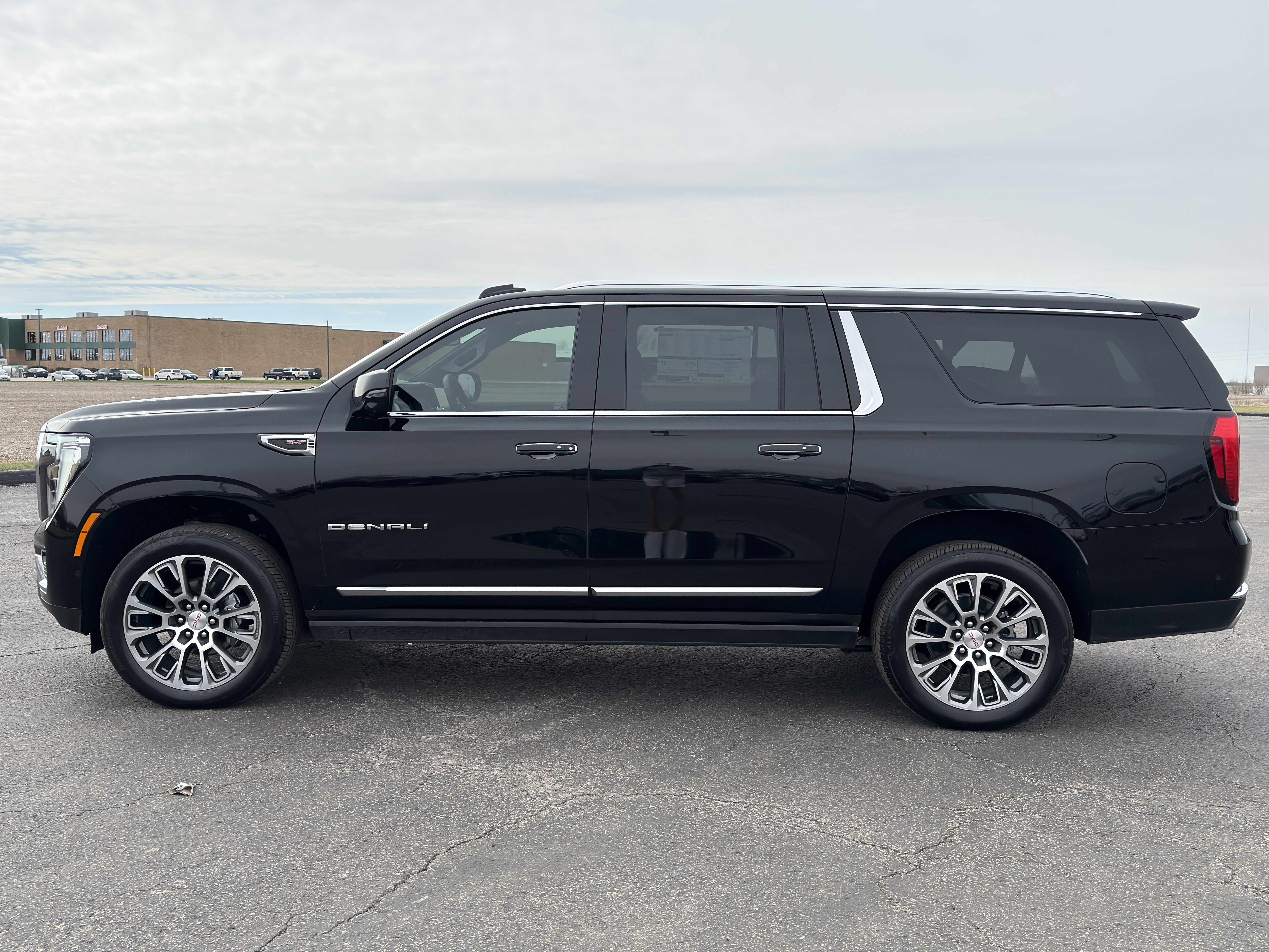 New 2026 GMC Yukon XL Denali w/ Sun & Power Step Package image 8