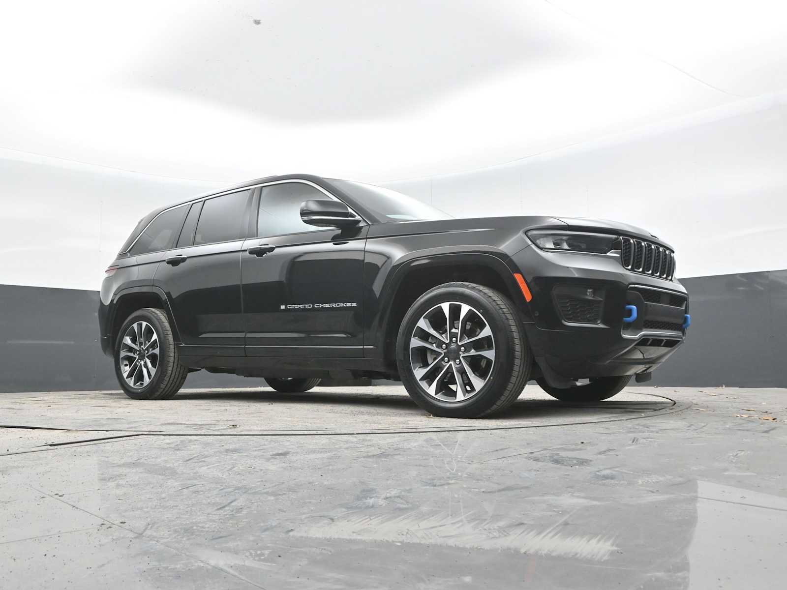 Used 2023 Jeep Grand Cherokee Overland image 41