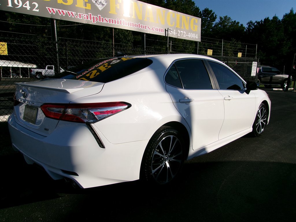 Used 2020 Toyota Camry SE image 8