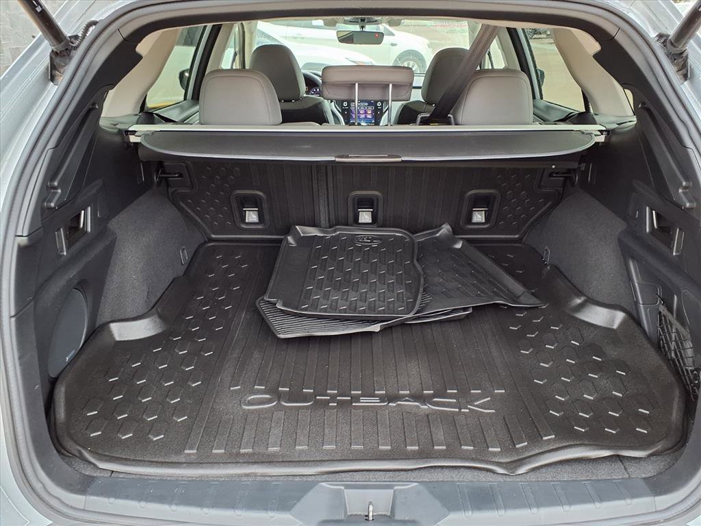 Used 2020 Subaru Outback Limited image 19