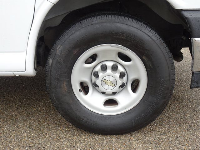 Used 2024 Chevrolet Express 2500 w/ Driver Convenience Package RWD image 23