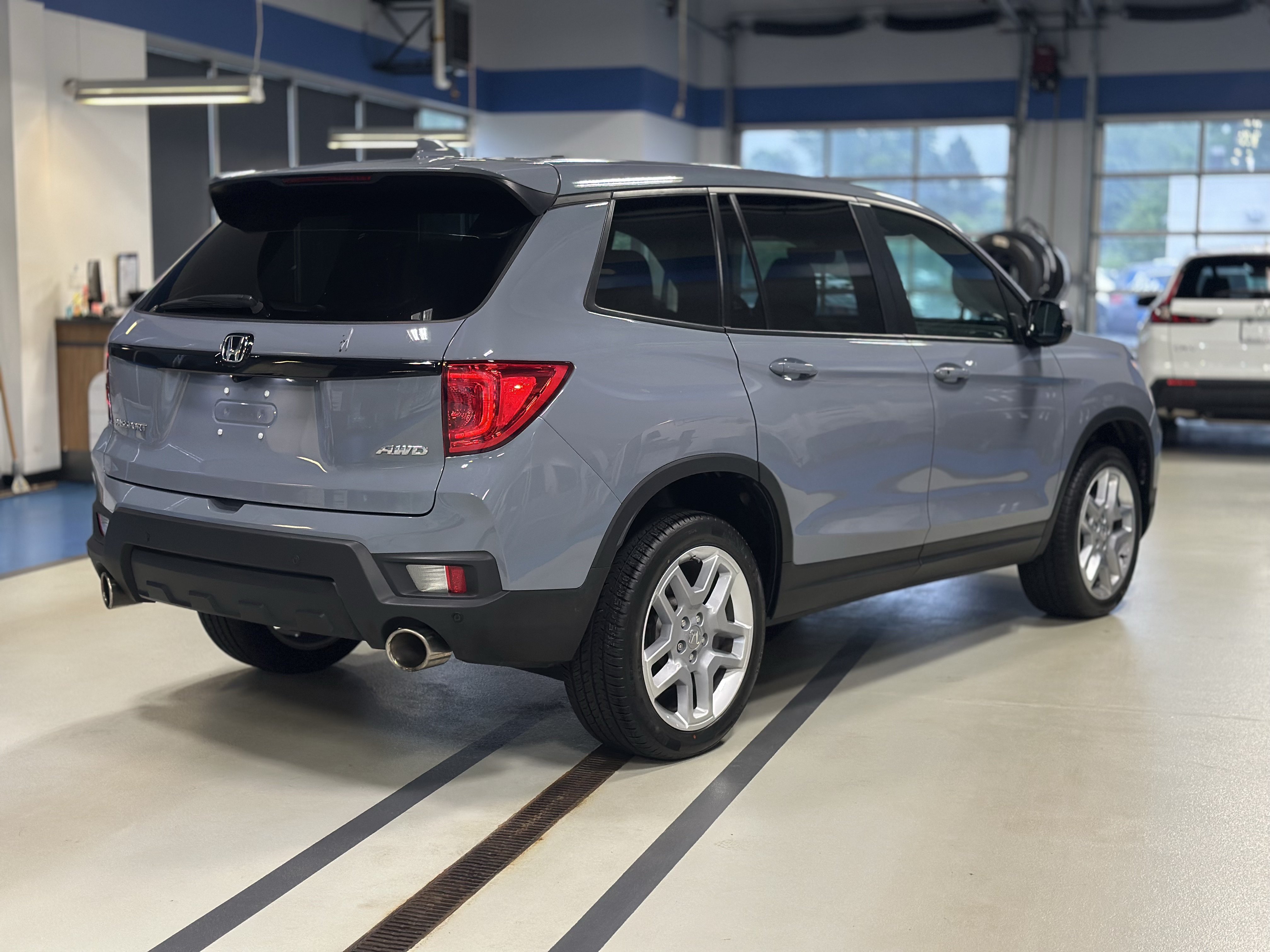 Used 2024 Honda Passport EX-L image 5