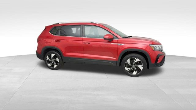 Used 2023 Volkswagen Taos SE w/ Panoramic Sunroof Package AWD/4WD image 9
