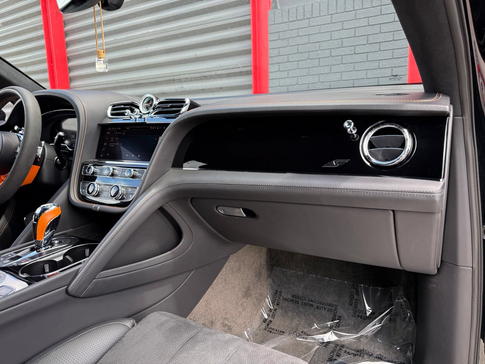Used 2023 Bentley Bentayga AWD/4WD image 35