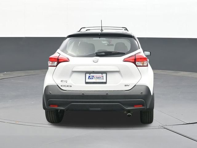 Used 2020 Nissan Kicks SV w/ Exterior Package image 12
