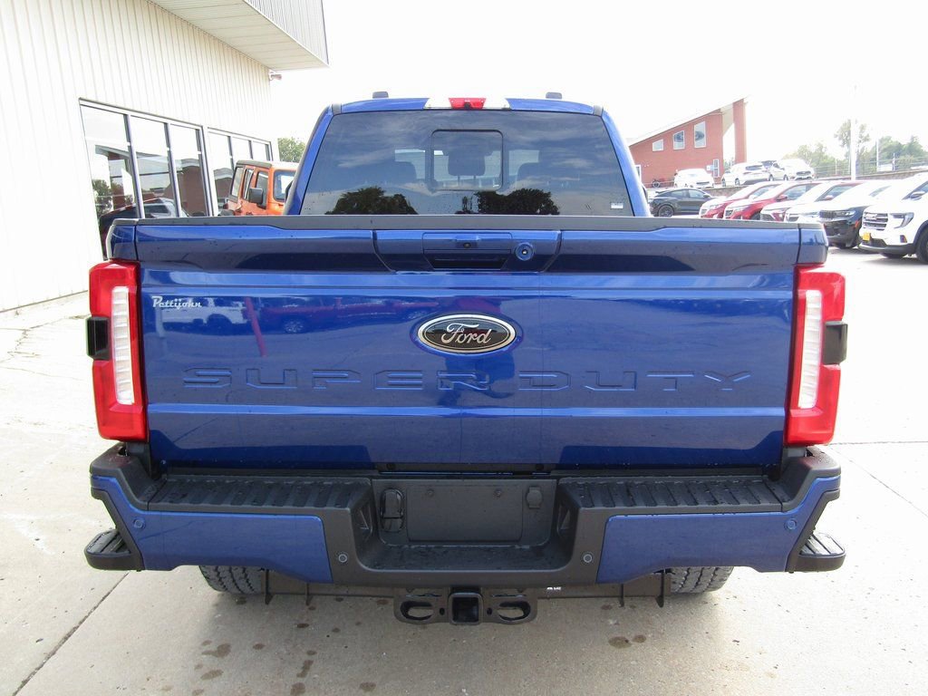 New 2026 Ford F250 Lariat w/ Black Appearance Package image 4