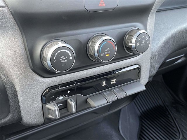 Used 2024 RAM 2500 Tradesman w/ Chrome Appearance Group image 27