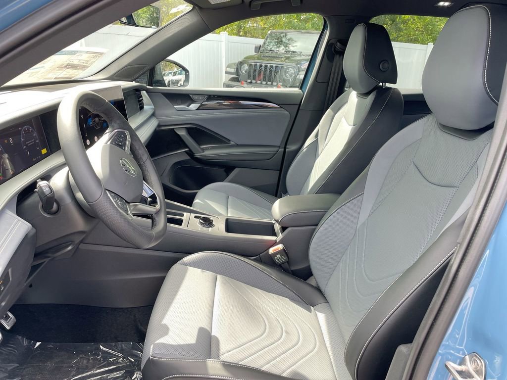 New 2025 Volkswagen Tiguan SE R-Line image 36