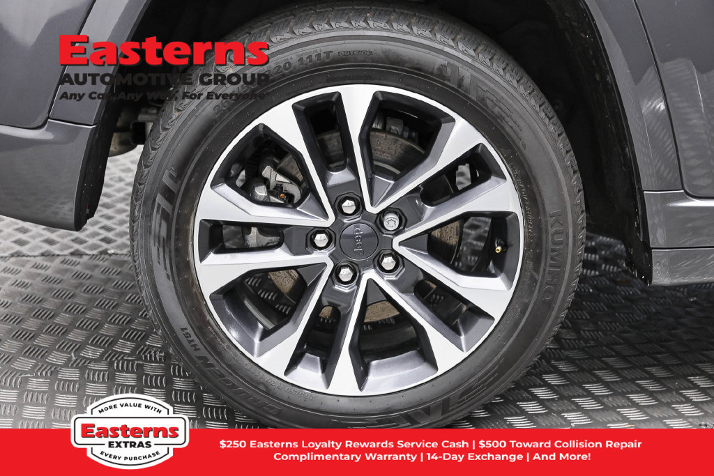 Used 2023 Jeep Grand Cherokee Overland AWD/4WD image 31