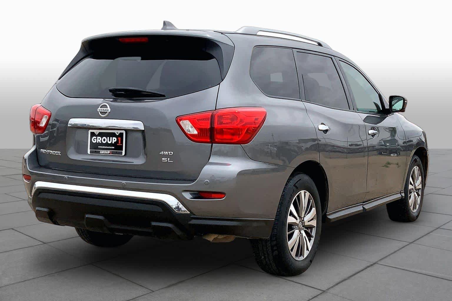 Used 2019 Nissan Pathfinder SL AWD/4WD image 13