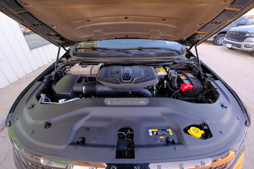 Used 2023 Jeep Grand Wagoneer L Series III w/ Rear Seat Video Group 1 image 46