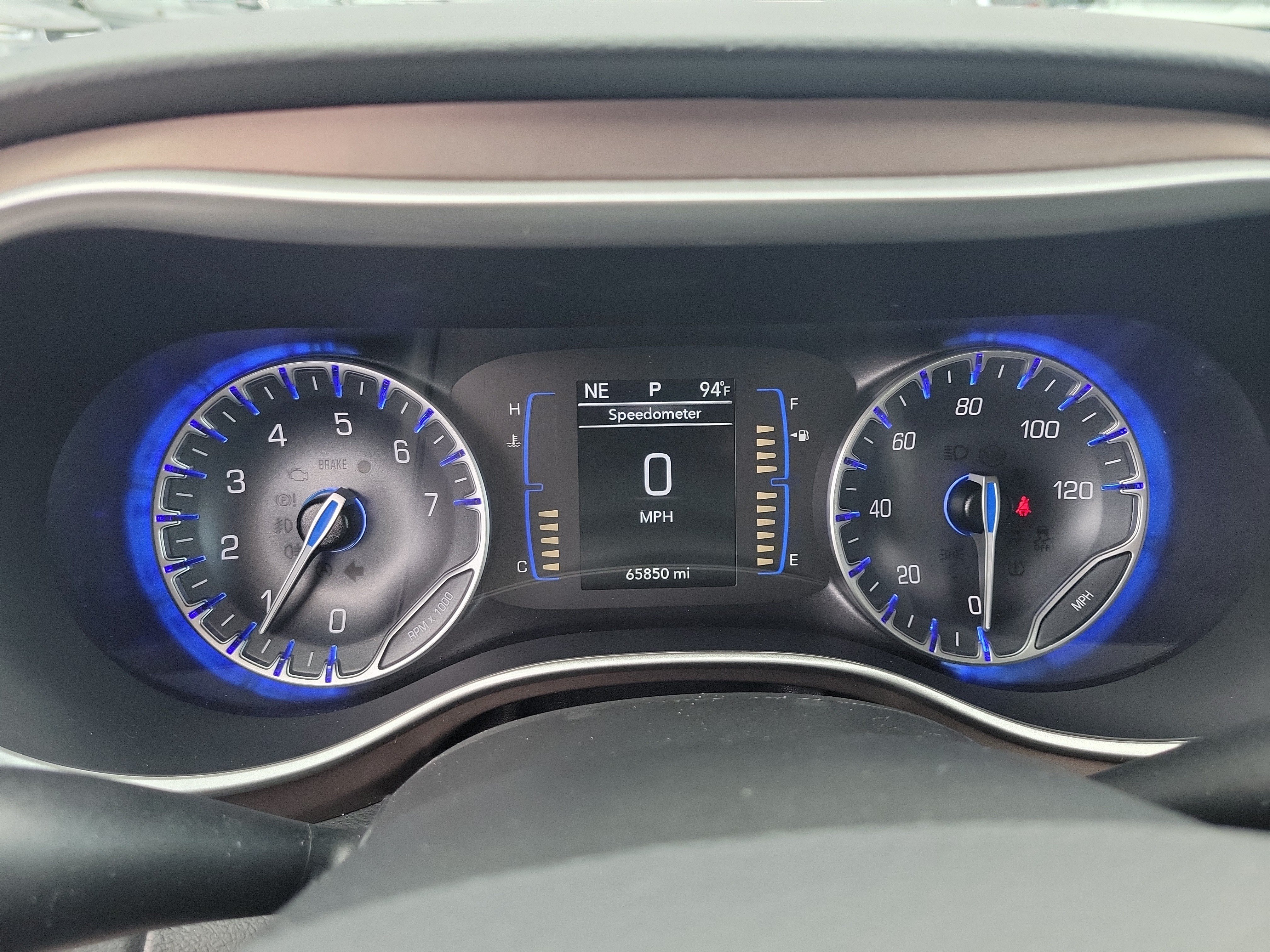 Used 2023 Chrysler Voyager LX FWD image 23