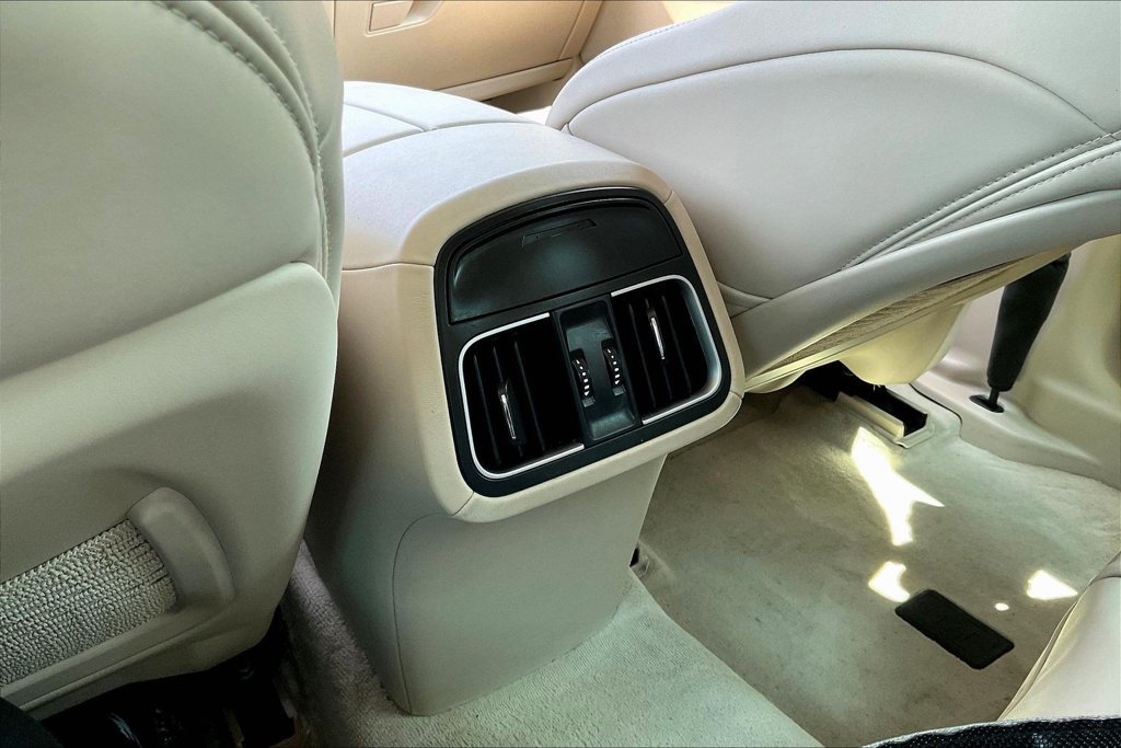 Used 2022 Maserati Levante Modena AWD/4WD image 10