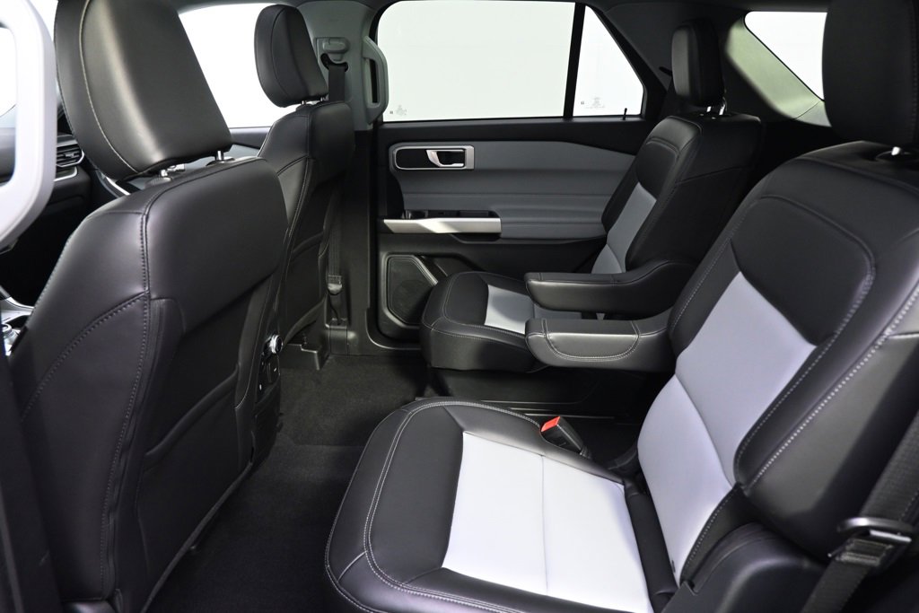 Used 2023 Ford Explorer XLT w/ Equipment Group 202A image 20