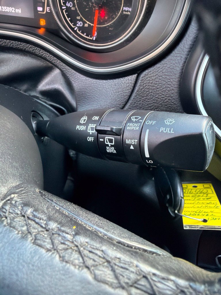 Used 2019 Jeep Cherokee Latitude w/ Cold Weather Group AWD/4WD image 18