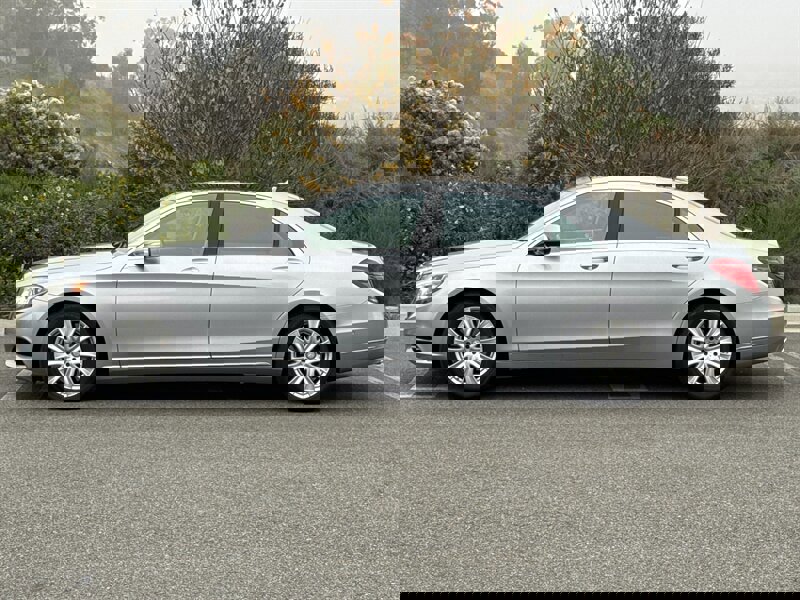 Used 2015 Mercedes-Benz S 550 Sedan image 3