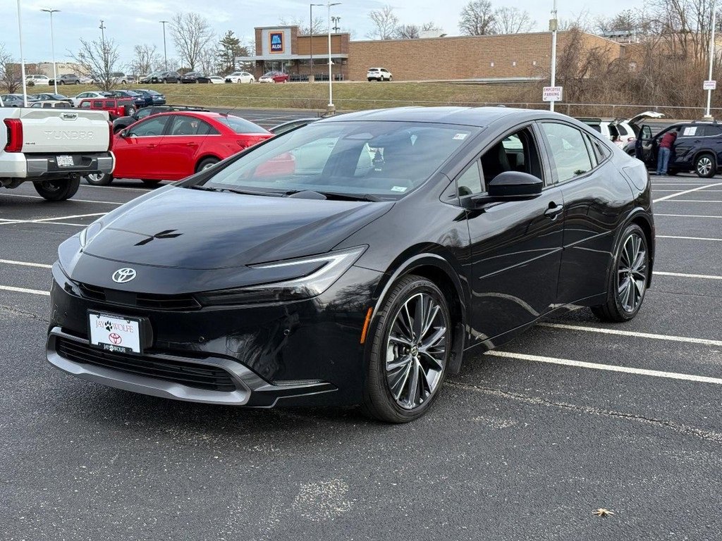 Certified 2025 Toyota Prius XLE image 11