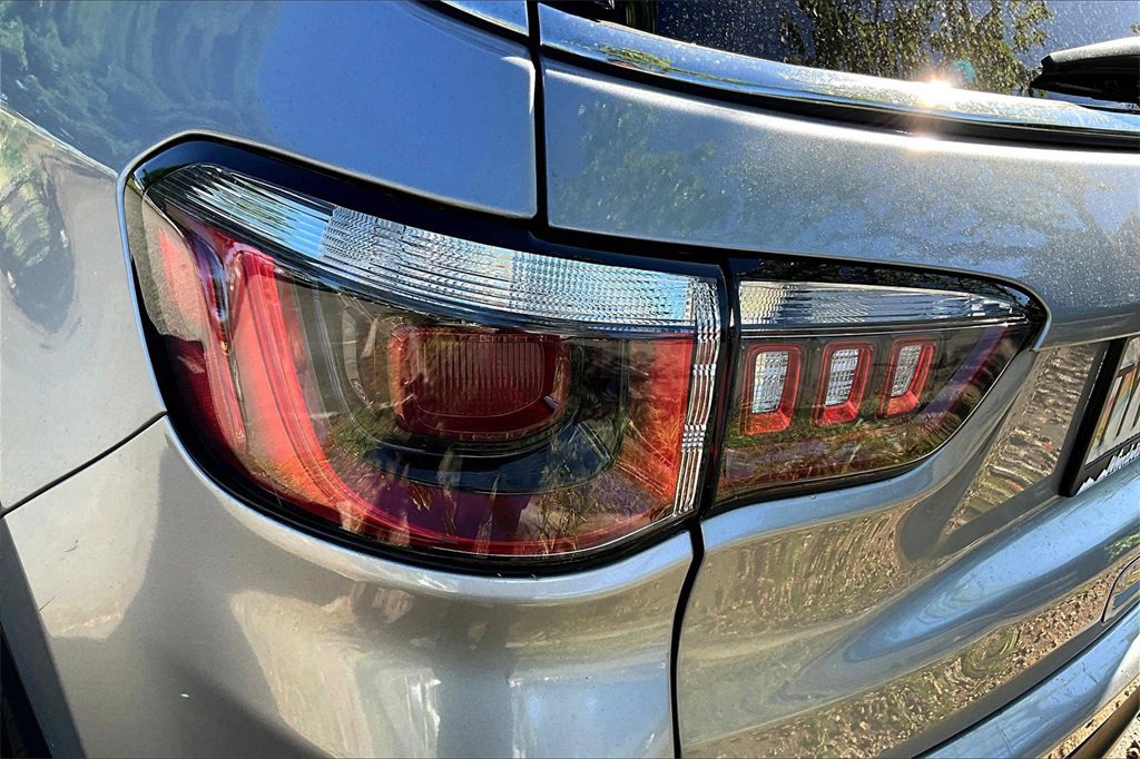 Used 2020 Jeep Compass Limited image 33