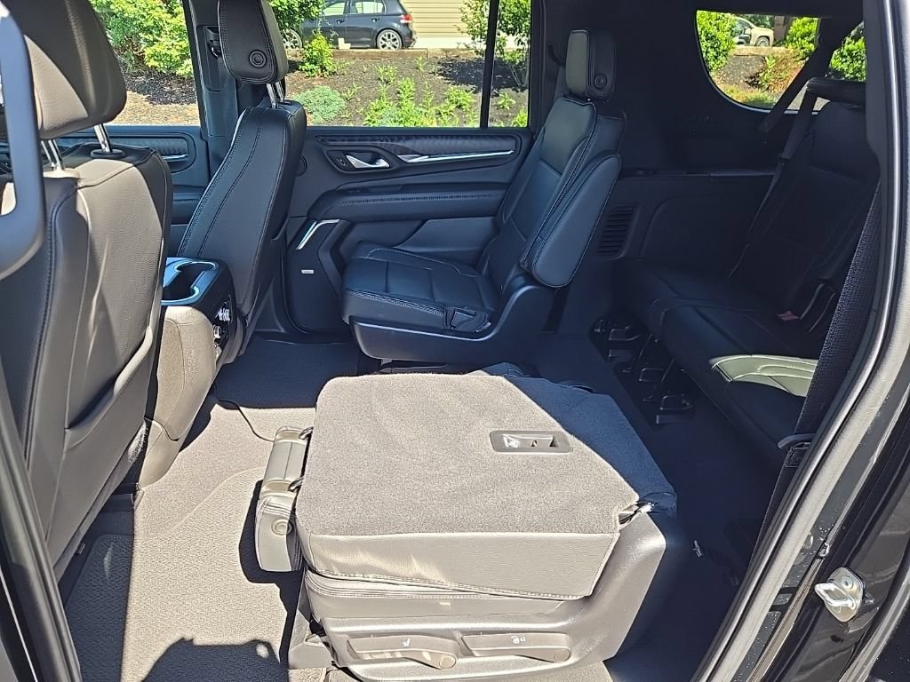 Used 2024 GMC Yukon XL Denali AWD/4WD image 48