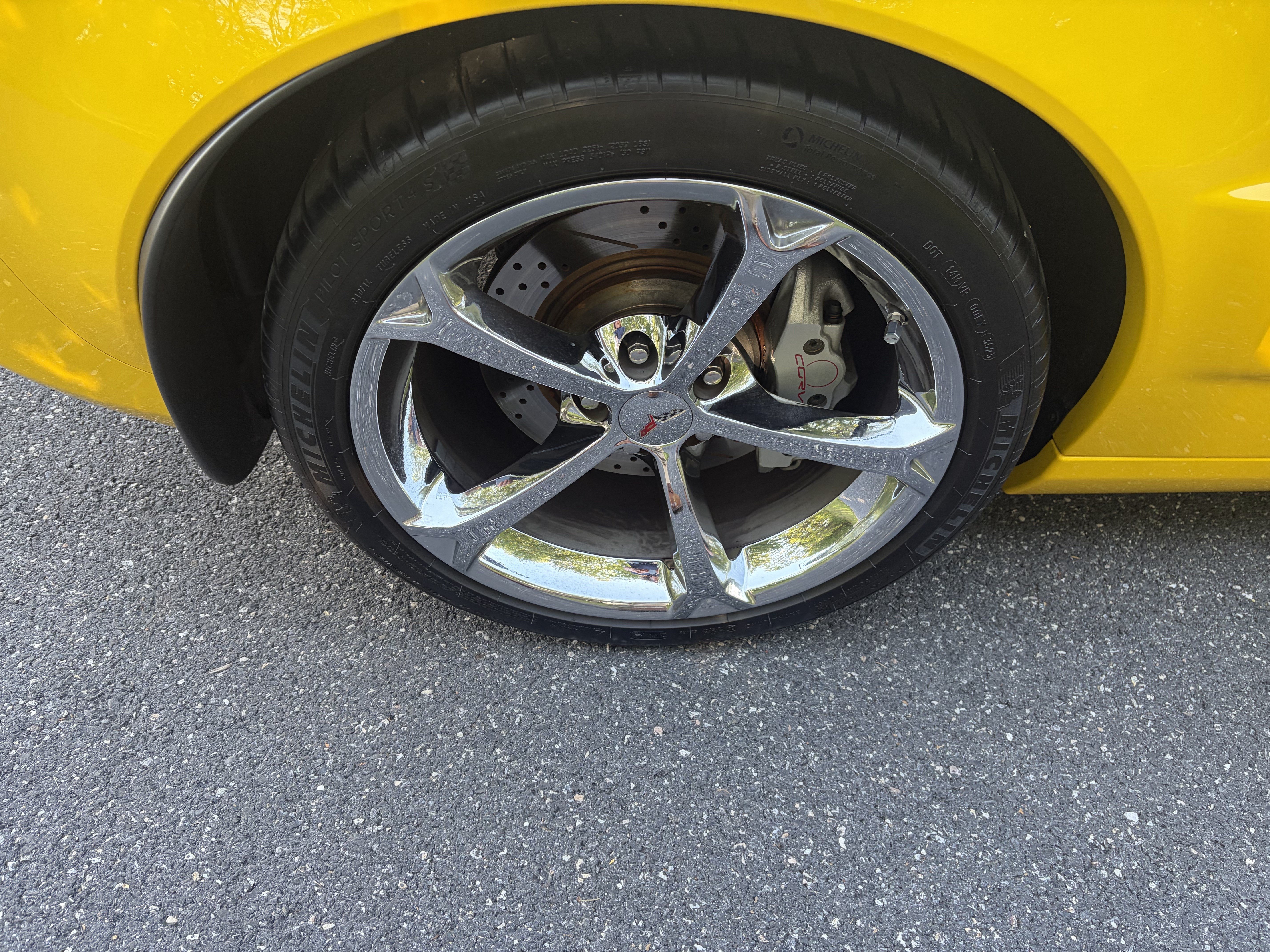 Used 2010 Chevrolet Corvette Grand Sport w/ Preferred Equipment Group RWD image 12