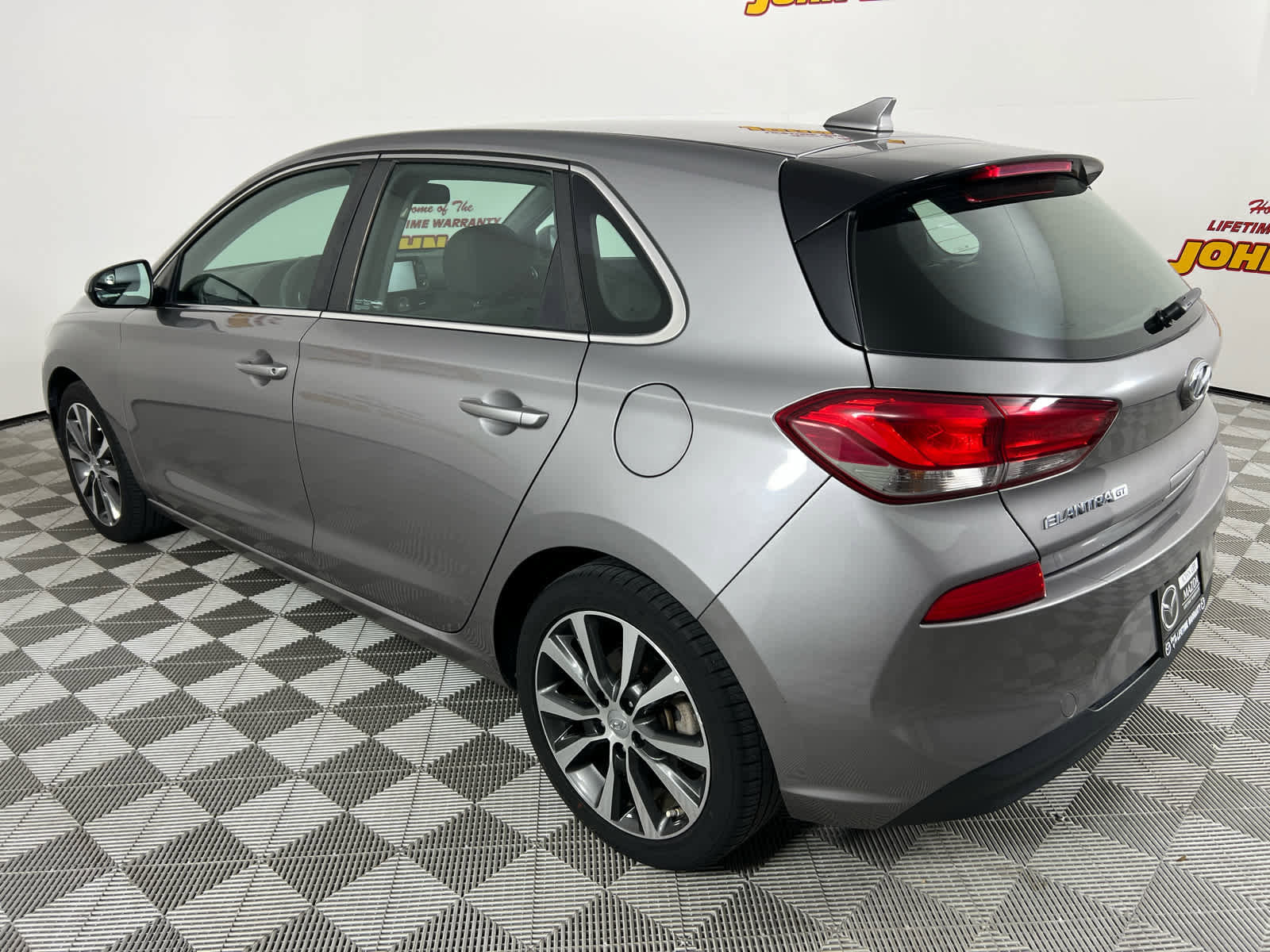 Used 2020 Hyundai Elantra GT FWD image 3
