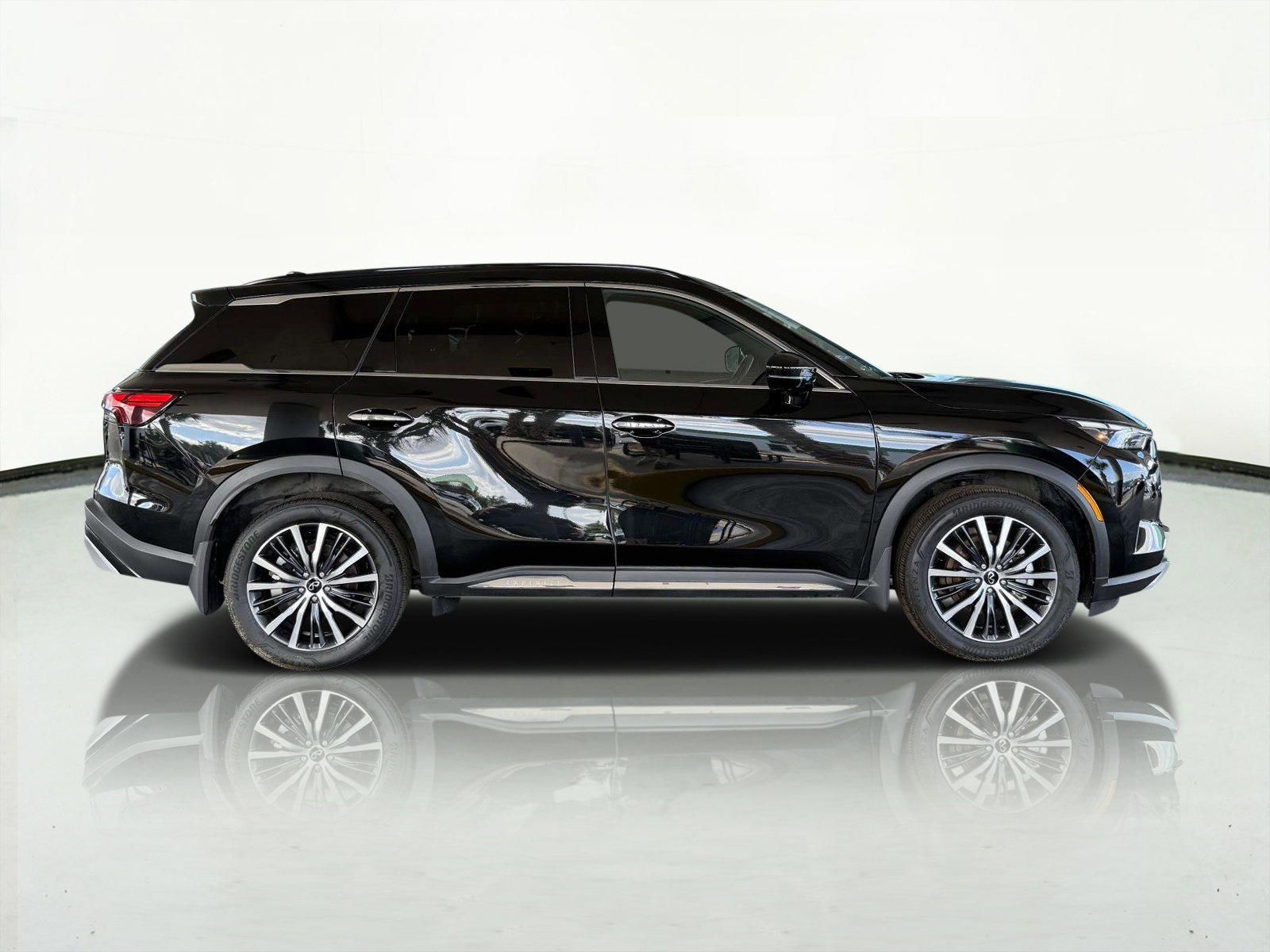 Used 2025 INFINITI QX60 Autograph image 2
