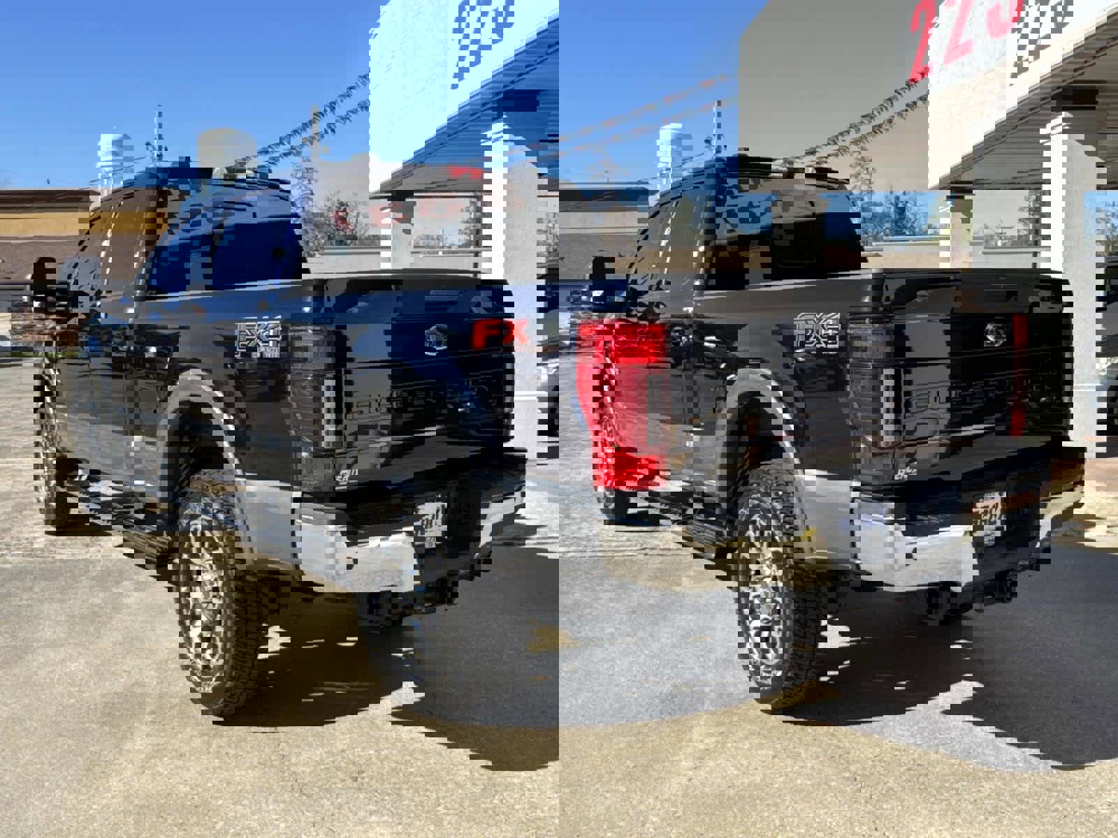 Used 2022 Ford F250 Lariat w/ Lariat Ultimate Package image 8